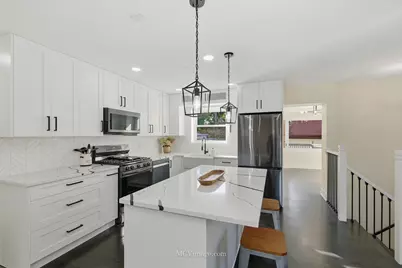 10132 S Turner Avenue, Evergreen Park, IL 60805 - Photo 6