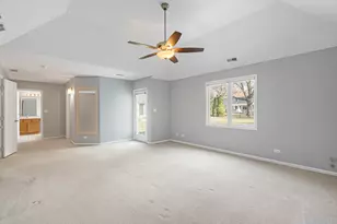 2S671 Arrowhead Dr, Wheaton, IL 60189 - Photo 10