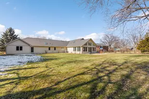 2S671 Arrowhead Dr, Wheaton, IL 60189 - Photo 4