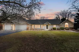 2S671 Arrowhead Dr, Wheaton, IL 60189 - Photo 26