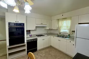 704 Tana Ln, Joliet, IL 60435 - Photo 10