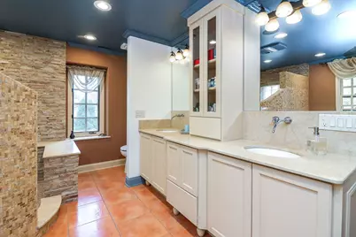 39 Mockingbird Lane, Oak Brook, IL 60523 - Photo 22