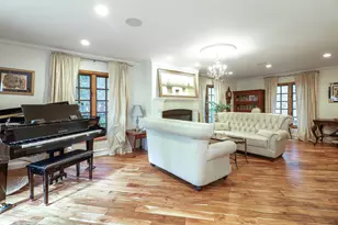 39 Mockingbird Ln, Oak Brook, IL 60523 - Photo 4