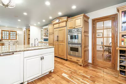 39 Mockingbird Lane, Oak Brook, IL 60523 - Photo 8