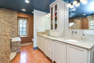 39 Mockingbird Ln, Oak Brook, IL 60523 - Photo 24