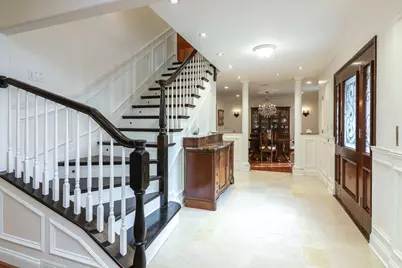 39 Mockingbird Lane, Oak Brook, IL 60523 - Photo 2