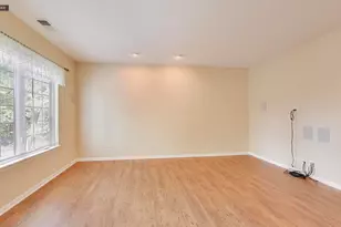 11 Beaconsfield Ct, Lincolnshire, IL 60069 - Photo 16