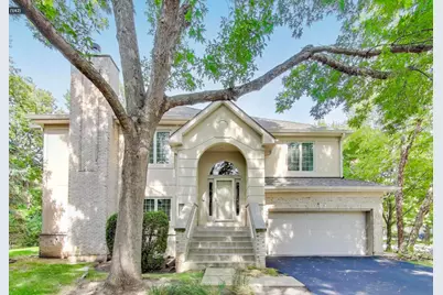 11 Beaconsfield Court, Lincolnshire, IL 60069 - Photo 1