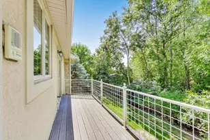 11 Beaconsfield Ct, Lincolnshire, IL 60069 - Photo 30