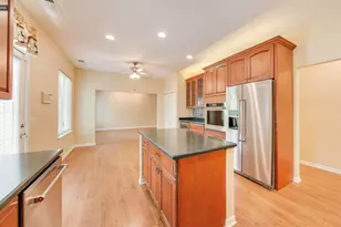 11 Beaconsfield Ct, Lincolnshire, IL 60069 - Photo 12