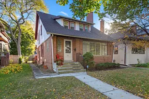 1421 W Juneway Terrace, Chicago, IL 60626 - Photo 2