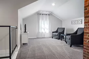 1223 E Oakland Ave, Bloomington, IL 61701 - Photo 14