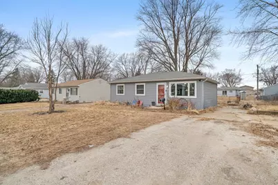 1117 5th Street, Sandwich, IL 60548 - Photo 2