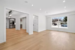 426 Argyll Ln, Schaumburg, IL 60194 - Photo 12