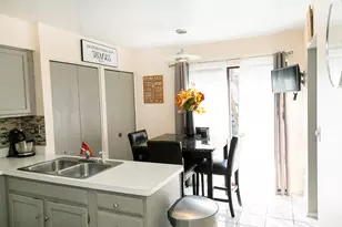 246 Shadow Bend Dr, Wheeling, IL 60090 - Photo 6