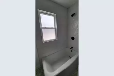 518 Chestnut Street, Waukegan, IL 60085 - Photo 4