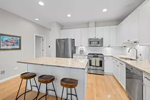 2650 N Mildred Ave, Chicago, IL 60614 - Photo 8