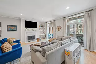 2650 N Mildred Ave, Chicago, IL 60614 - Photo 2