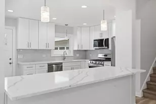 703 W Man A Wa Trail, Mount Prospect, IL 60056 - Photo 8