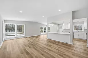 703 W Man A Wa Trail, Mount Prospect, IL 60056 - Photo 12