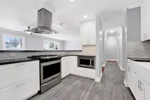 332 S River Rd, Naperville, IL 60540 - Photo 6