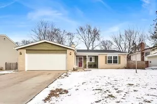 332 S River Rd, Naperville, IL 60540 - Photo 1