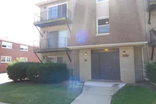 7041 99th St, Chicago Ridge, IL 60415 - Photo 1