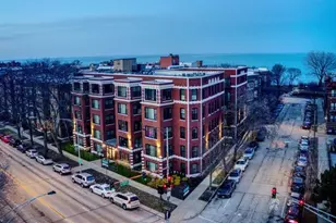 7645 N Sheridan Rd, Chicago, IL 60626 - Photo 1