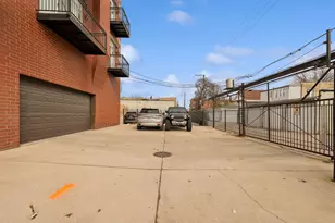 4235 N Kedzie Ave, Chicago, IL 60618 - Photo 12