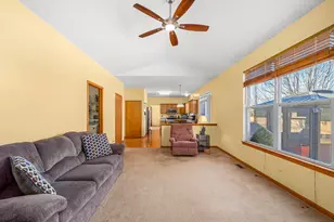 253 Somerset Dr, Sugar Grove, IL 60554 - Photo 10