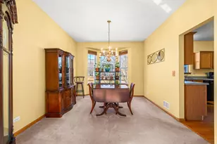 253 Somerset Dr, Sugar Grove, IL 60554 - Photo 4