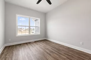 2246 Maggie Ln, Sycamore, IL 60178 - Photo 2