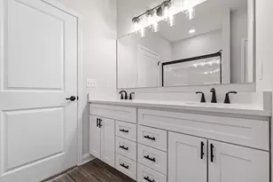 2246 Maggie Ln, Sycamore, IL 60178 - Photo 12