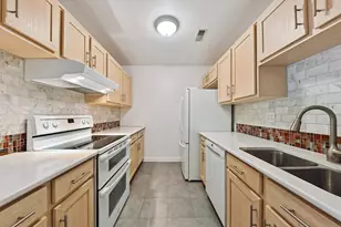 1426 Stonebridge Cir, Wheaton, IL 60189 - Photo 4