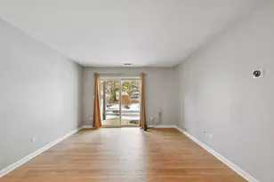 1426 Stonebridge Cir, Wheaton, IL 60189 - Photo 2