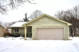 512 Shenandoah Trail, Elgin, IL 60123 - Photo 2