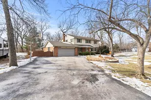 24431 W Lancelot Ln, Joliet, IL 60404 - Photo 2