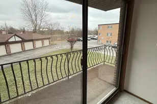 17525 71st Ct, Tinley Park, IL 60477 - Photo 4