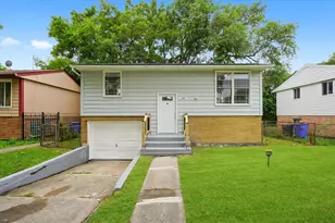 13228 S Rhodes Ave, Chicago, IL 60827 - Photo 1