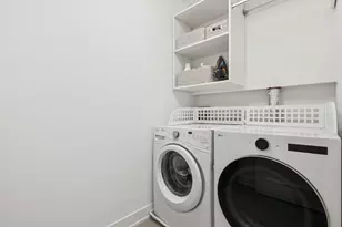 2341 W Roscoe St, Chicago, IL 60618 - Photo 34