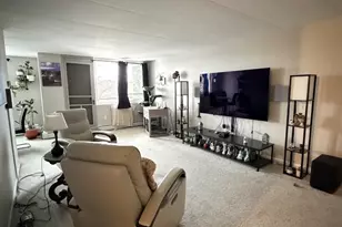 225 S Rohlwing Rd, Palatine, IL 60074 - Photo 2