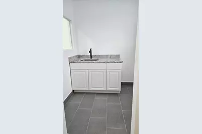 19 N Broadway Street #19, Des Plaines, IL 60016 - Photo 4