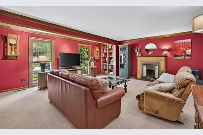 624 Virginia Court, Naperville, IL 60540 - Photo 4