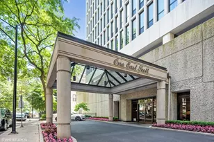 1 E Scott St, Chicago, IL 60610 - Photo 1