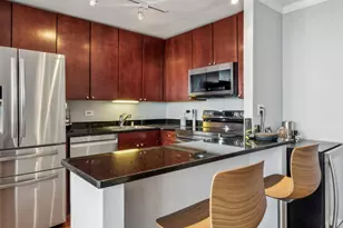 655 W Irving Park Rd, Chicago, IL 60613 - Photo 8