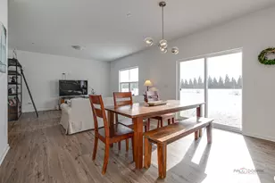 2490 Olivia Ct, Wauconda, IL 60084 - Photo 8