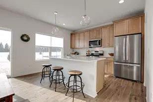 2490 Olivia Ct, Wauconda, IL 60084 - Photo 4