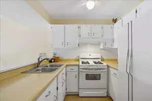 4809 W Oakwood Dr, McHenry, IL 60050 - Photo 6