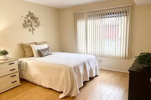 4809 W Oakwood Dr, McHenry, IL 60050 - Photo 8