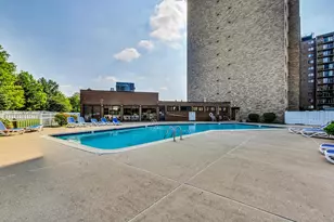 6340 Americana Dr, Willowbrook, IL 60527 - Photo 20